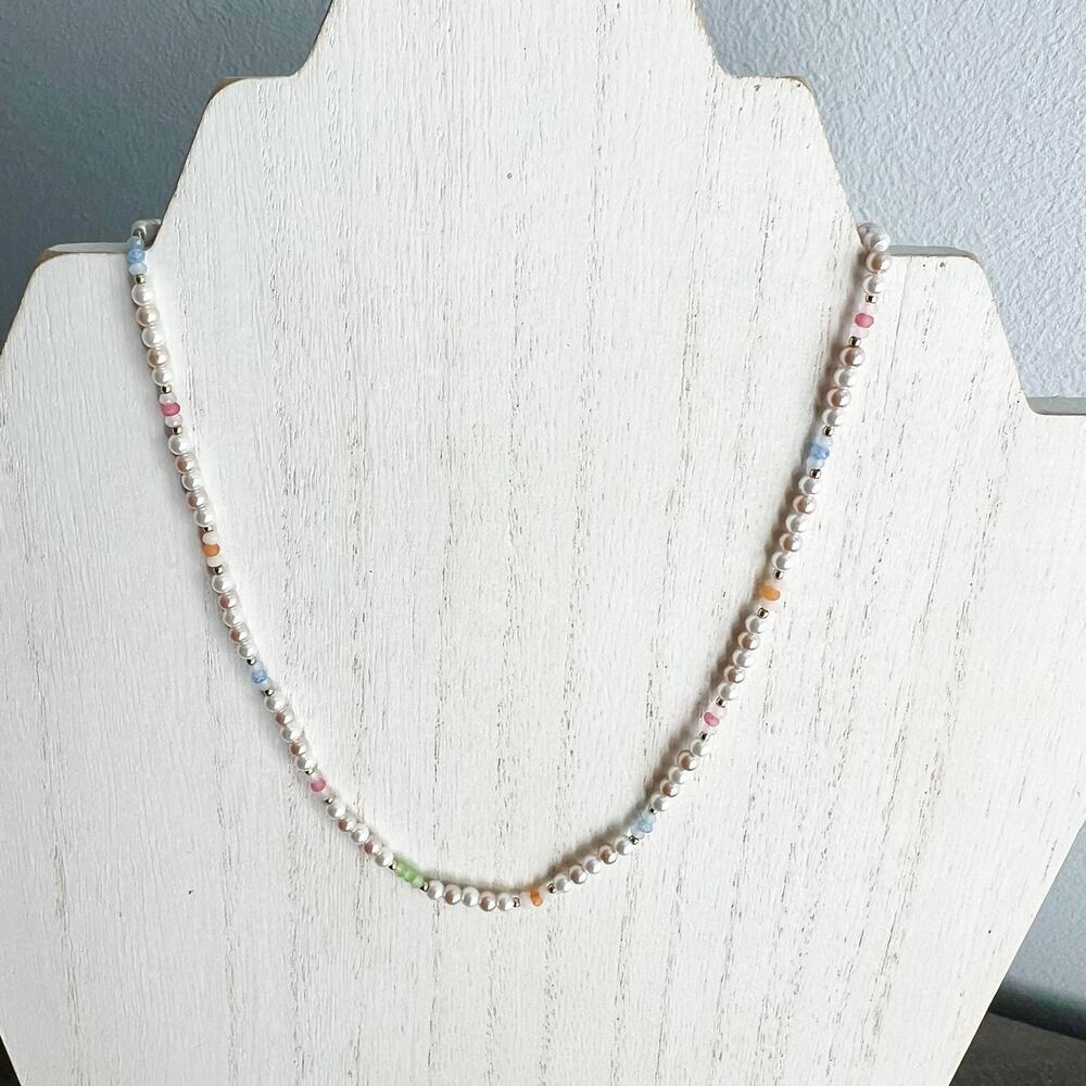 Multicolor small pearl beaded necklace
